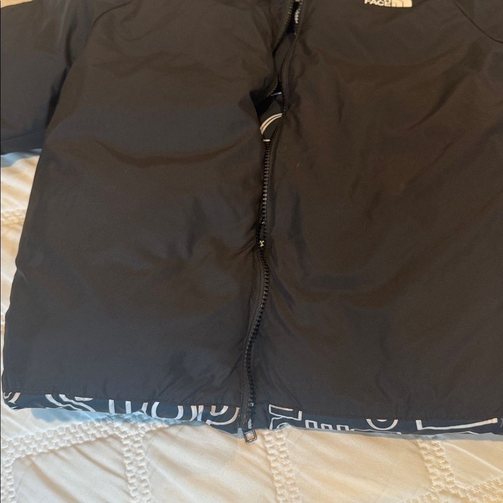 Boys reversible North Face Coat - Picture 6 of 6